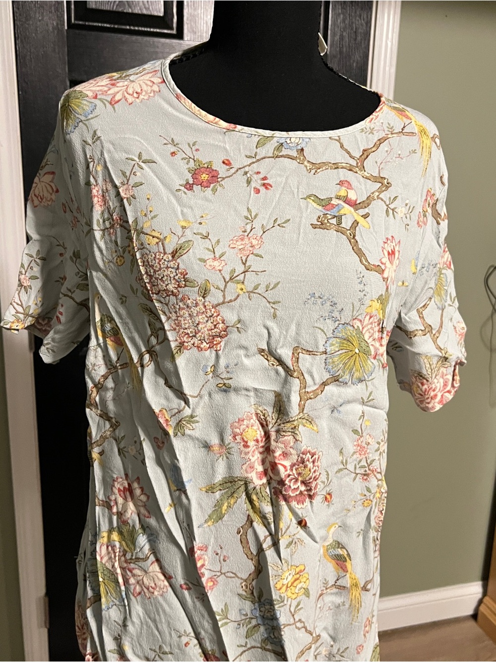 H&M Light Blue Floral Chinoiserie Short Sleeve Top